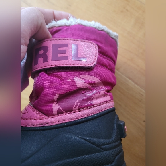 Girls Toddler Sorel Boots, Size 4 - Picture 7 of 11